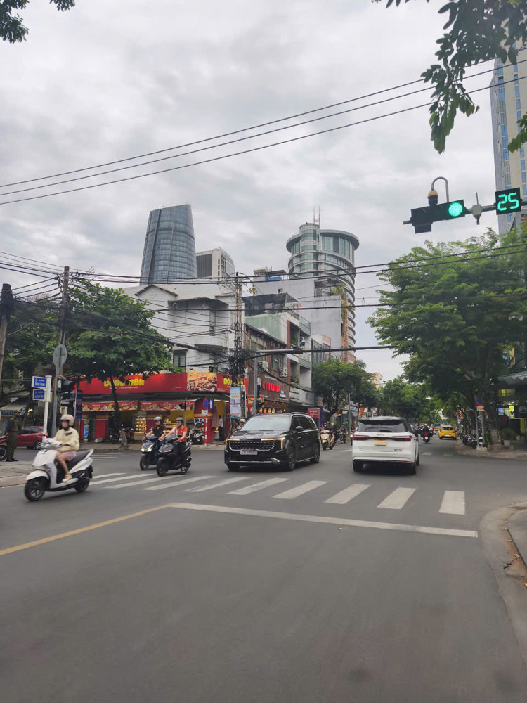 ► Mặt Tiền Nguyễn Chí Thanh Sát Quang Trung, Vài Bước Đến Tt Hành Chính, 10.X Tỷ