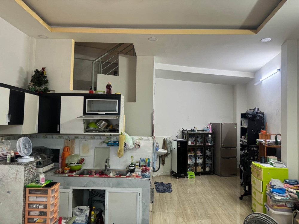 [K2454] Nhà 3 Tầng Nở Hậu 10M Sát Đh Văn Lang, Dòng Tiền 20Tr/th, 10.X Tỷ