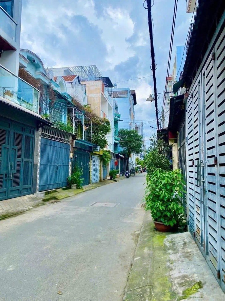 À Ẻ Í, Ườ Ộ Â, Á . Ỷ