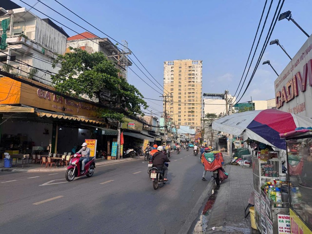 Cho Thuê Nhà Mặt Tiền Tân Thành Q.tân Phú 200M², 2Tầng, Cạnh Chung Cư-Ngã Tư