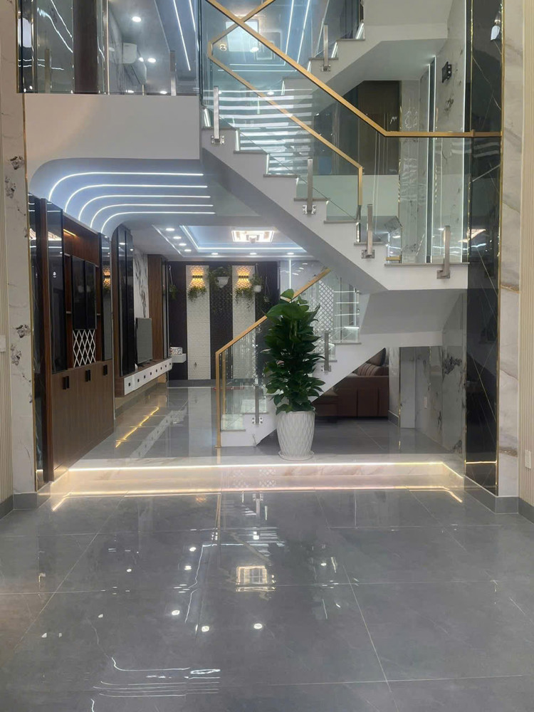 Giá Chỉ 6,49 Tỷ – Nhà 4 Tầng Đẹp Long Lanh, Cách Nguyễn Ảnh Thủ Chỉ 200M