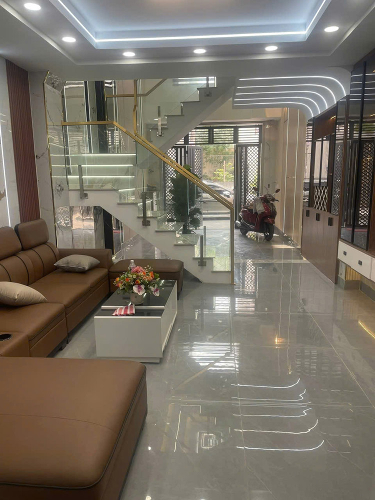 Giá Chỉ 6,49 Tỷ – Nhà 4 Tầng Đẹp Long Lanh, Cách Nguyễn Ảnh Thủ Chỉ 200M