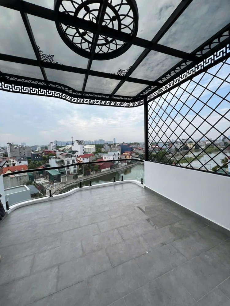 Nhà View Hồ - Bát Khối-Long Biên - Ga Ra 2 Ô Tô-Thang Máy-7Tầng Hơn 14 Tỷ