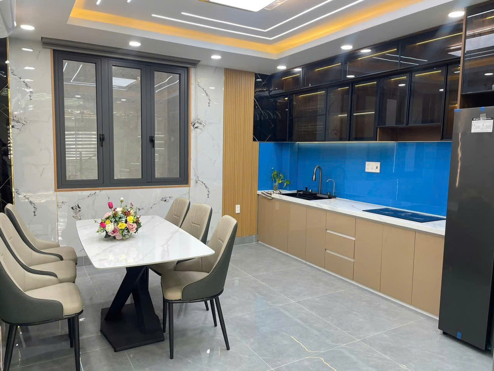 Giá Chỉ 6,49 Tỷ – Nhà 4 Tầng Đẹp Long Lanh, Cách Nguyễn Ảnh Thủ Chỉ 200M