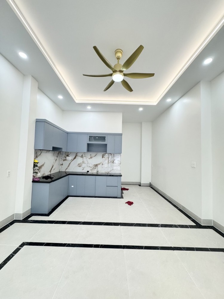 Bán Nhà Mặt Phố Đường Số 10, Tam Bình, Thủ Đức, Tp Hcm. Dt 100M2, 2 Tầng, Giá 7.9 Tỷ, Sổ Hồng Riêng