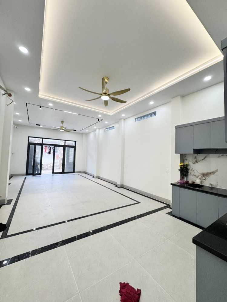 Bán Nhà Mặt Phố Đường Số 10, Tam Bình, Thủ Đức, Tp Hcm. Dt 100M2, 2 Tầng, Giá 7.9 Tỷ, Sổ Hồng Riêng