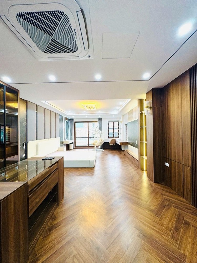 Bán Nhà Cổ Linh 80M2- 7 Tầng Thang Máy- Gara 2 Ô Tô- Cạnh Aeon Mall- 20.X Tỷ