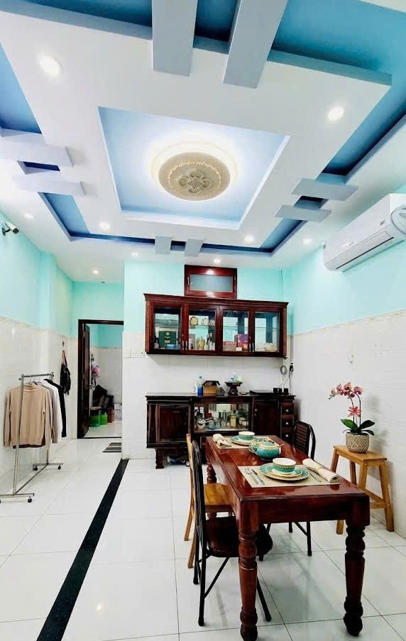 Bán Nhà Hẻm Ô Tô Lạc Long Quân, Phường Tân Hòa, 4 X 14M, Giá 8.15 Tỷ