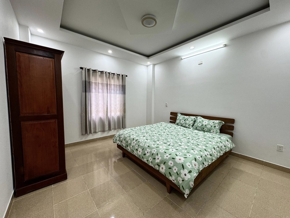 Bán Nhà 2,5 Tầng Đường Nguyễn Huy Lượng - Gần Biển