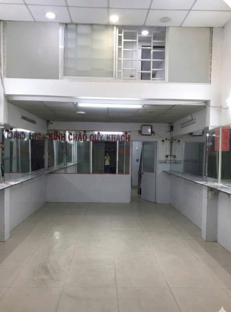 Bán Nhà Mặt Tiền Kinh Doanh Ngày Đêm – Kênh Tân Hóa - Dòng Tiền 300/Tr Năm-60M2 -Chỉ 8 .3 Tỷ Tl