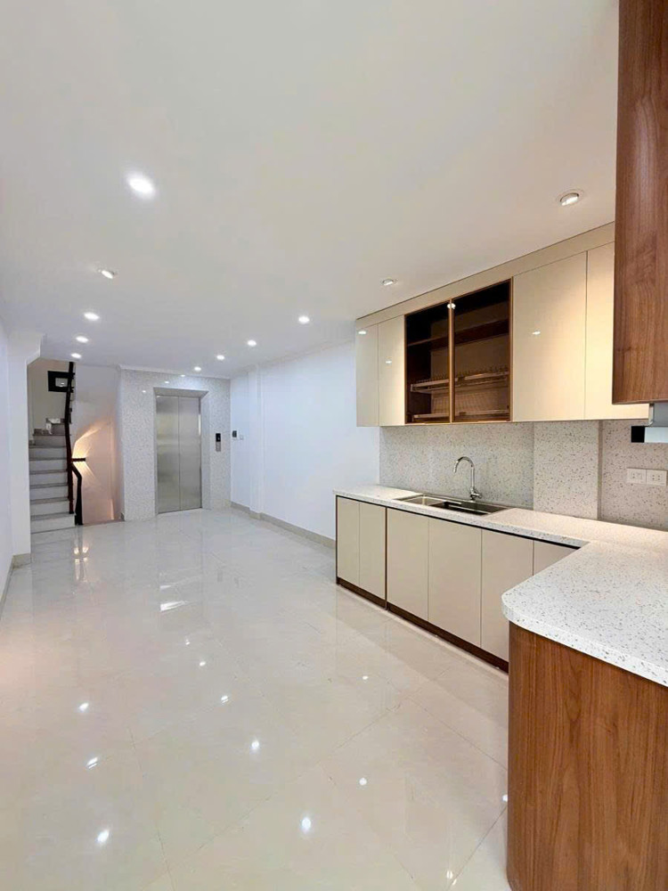 Phân Lô Vip Trung Kính - Nhà Mới 7 Tầng Thang Máy - Ngõ Ô Tô Tránh - Khu Cán Bộ Dân Trí Cao
