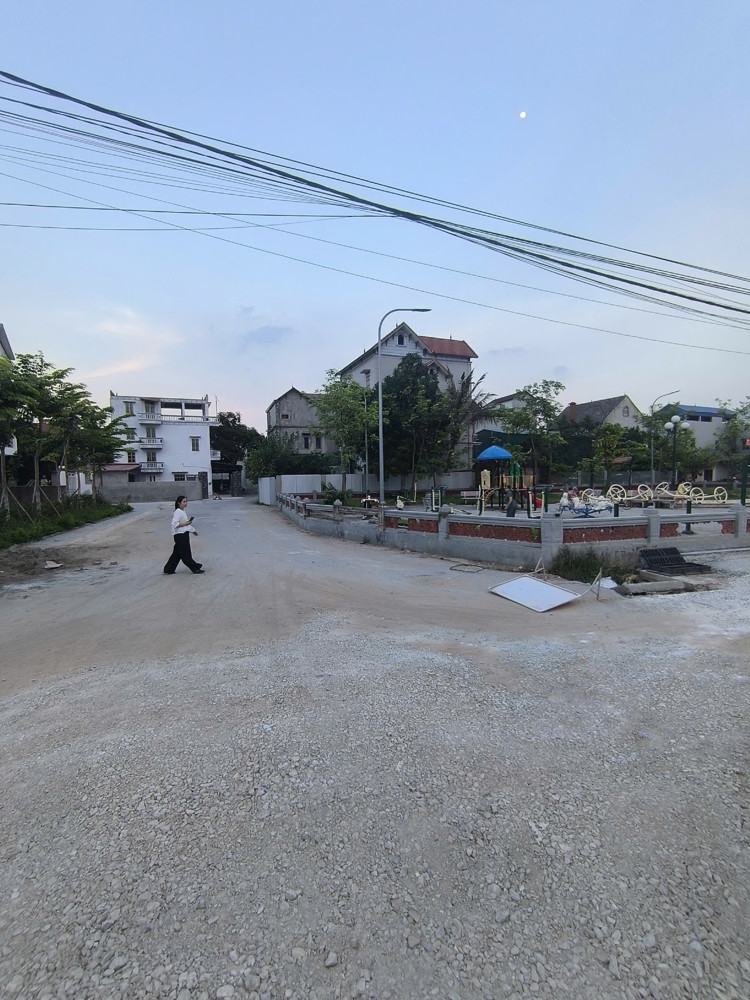 Bán Đất 352M2 - Lô Góc Ngã 4 (3 Mặt Tiền) Tại Nguyên Khê - Đông Anh - Hà Nội