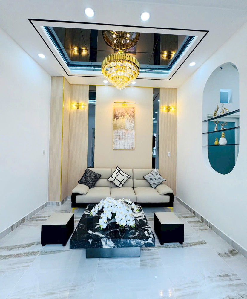 Nhà Đẹp Sang Trọng Cách Mt 10M Âu Dương Lân P3 P.chánh Hưng Q8