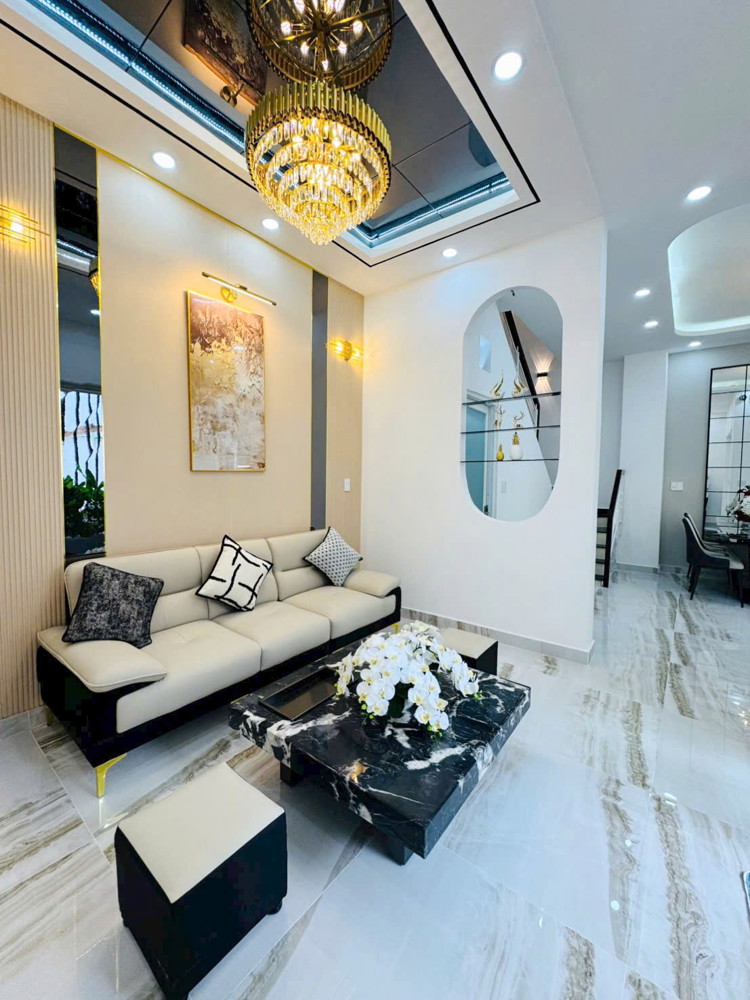 Nhà Đẹp Sang Trọng Cách Mt 10M Âu Dương Lân P3 P.chánh Hưng Q8