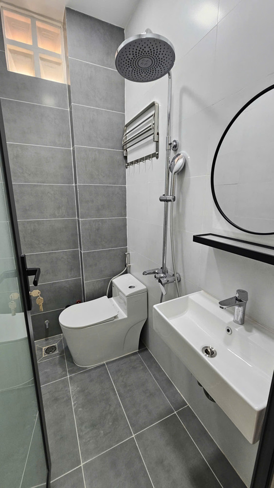 Bán Nhà Trung Tấm Q4 Cạnh Q1 Ngang 3 Dài 18Xây Dựng Mới Bê Tông