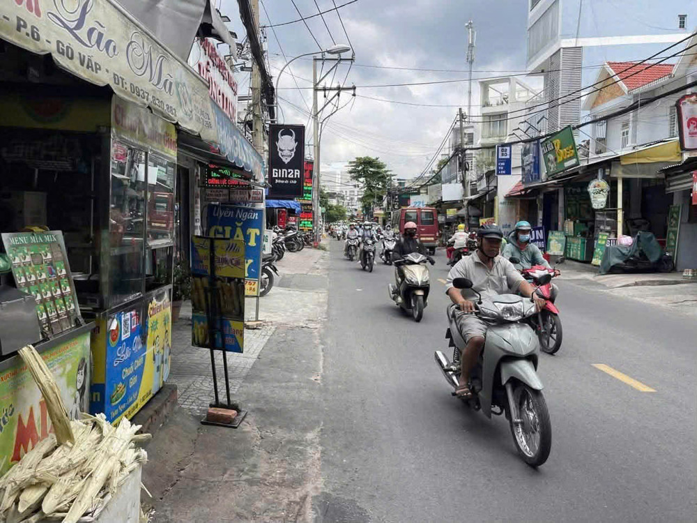 Sang Tiệm Nước – Chuối Chiên Sát 2 Trường Đại Học Và Cao Đẳng, Đường Cực Đông Sinh Viên, Tel :