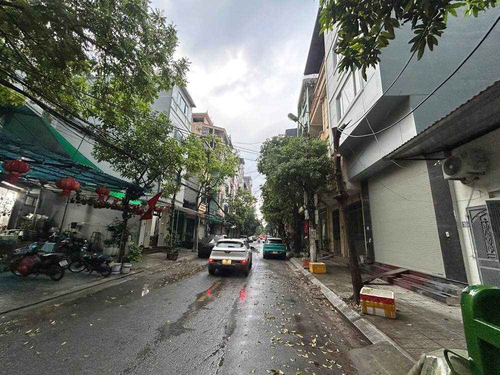 Nhà Thật Phố Trạm Long Biên 11 Tỷ 60M Ngõ Nông,Gần Sát Phố