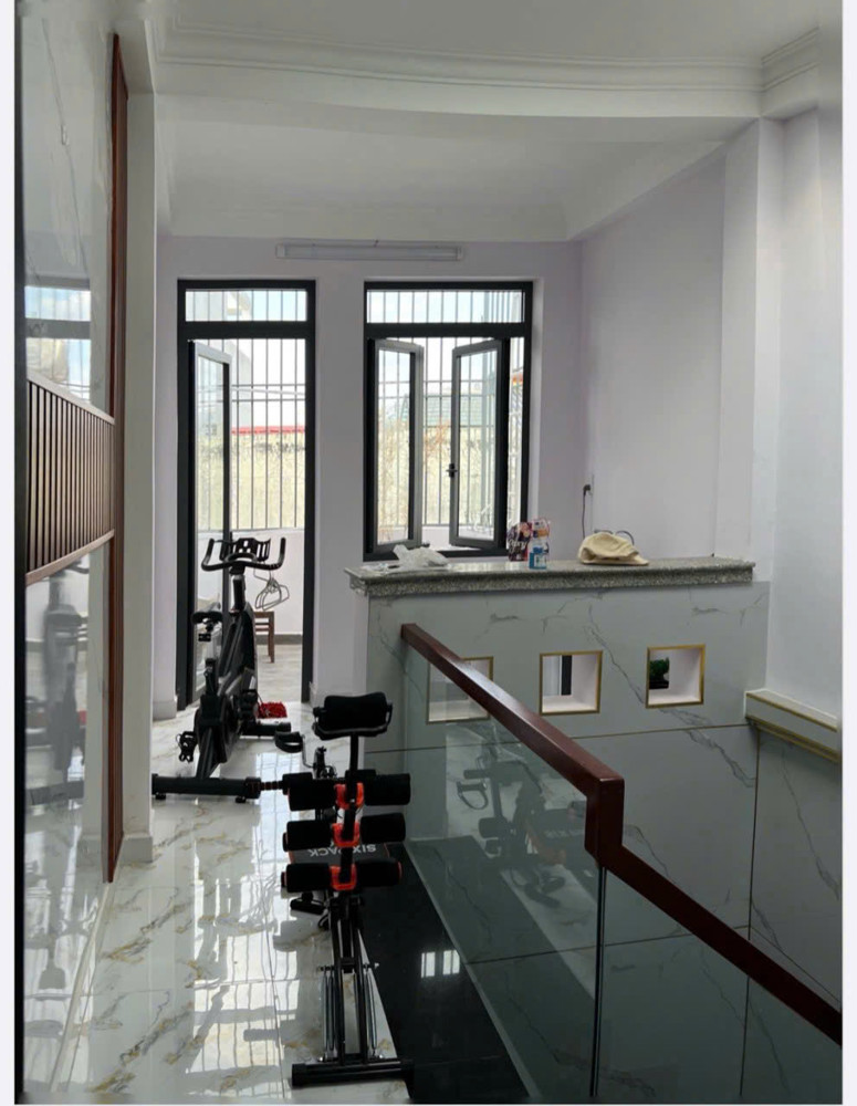 Bán Nhà Mặt Tiền Kinh Doanh Ngang 3.3 Dài 16M Đúc Xây Dựng Mới Q4 Cạnh Q1