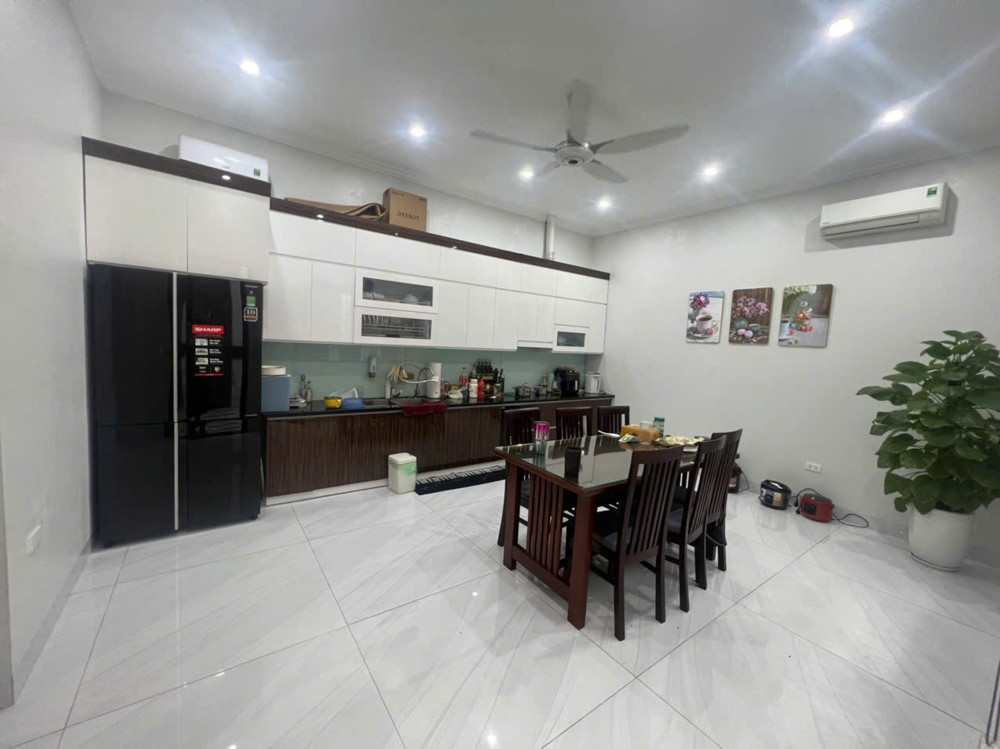 Cho Thuê Gấp Giá Rẻ Mặt Phố Hoàng Hoa Thám 88M, Tầng 2, Mặt Tiền 4.2M, 8.5 Tr/th Ba Đình