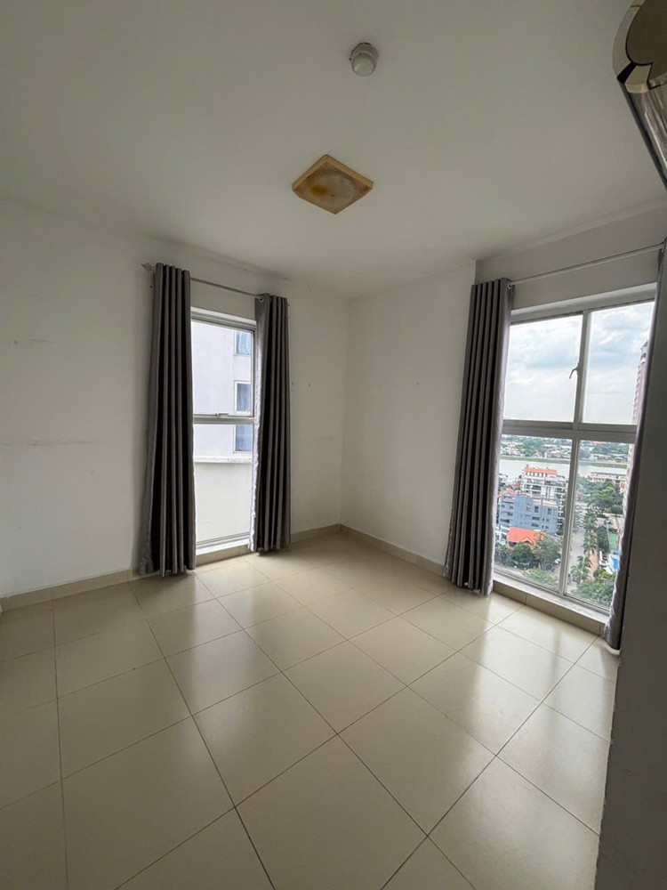 Hot Hot – Cần Bán Căn Hộ Thủ Thiêm Sky – View Sông Sài Gòn – Giá Tốt – Tại Đường Nguyễn Văn Hưởng,