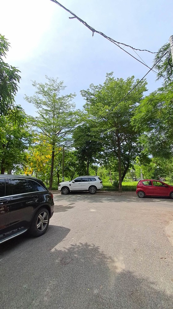 Bán Biệt Thự Kđt Sài Đồng 213M2- 4 Tầng Thô- Sát Công Viên Hồ- 63 Tỷ