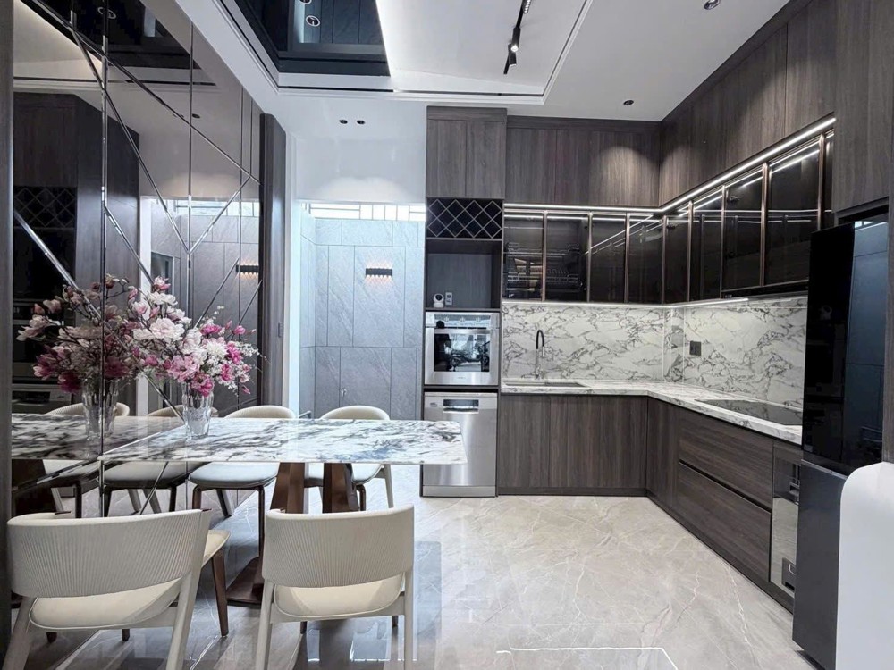Nhà Thiêt Kế Đẳng Cấp, Ngay Phú Mỹ Hưng, 4 Tâng Nguy Nga, Chỉ Hơn 9.5 Tỷ