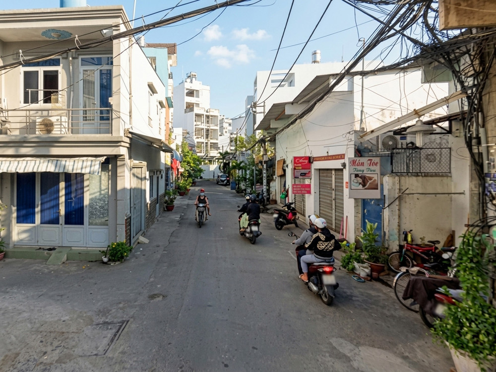 [D2469*] Đất Vuông Vức Hẻm Xe Hơi Sát Sân Golf Tân Sơn Nhất Giá 8.X Tỷ