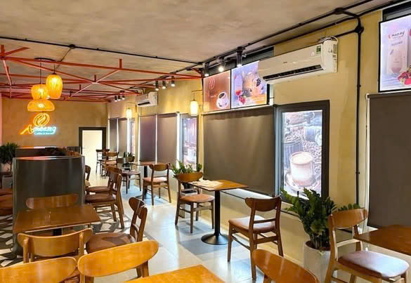 Sang Nhượng Quán Cafe Vị Trí Vàng Sát Đại Học Công Nghiệp , Gò Vấp