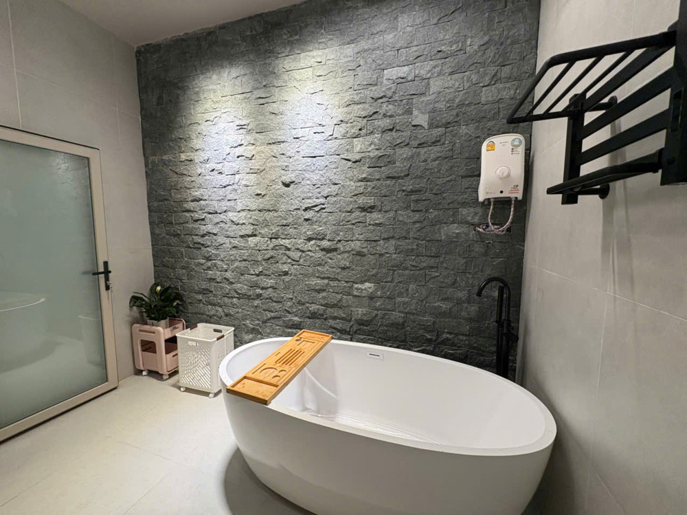 Bán Gấp Nhà Mặt Tiền Ngoại Ô, Có Nhà Yến, Hòa Thành, Lai Vung. Dt 418M2 (17X40m), Sổ Hồng, 4Pn. Giá