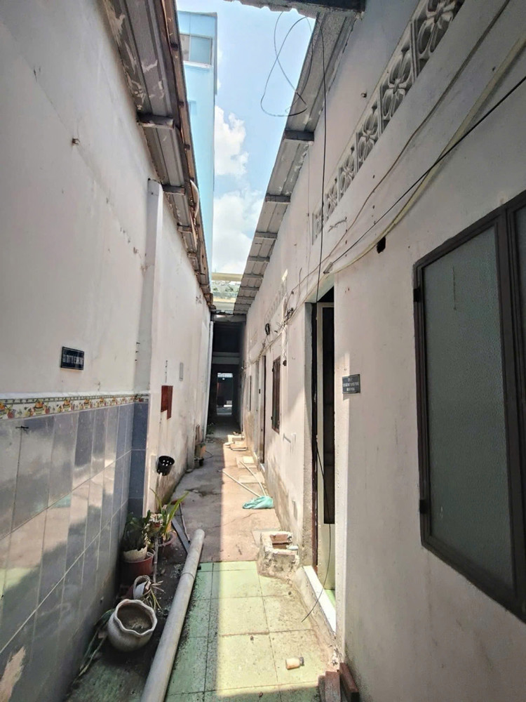 Bán Nhà Miếng Đất C4 Sát Mặt Tiền Nguyễn Thị Thập Q7 Tân Hưng Ngang 4.5 Dài 29 Nở Hậu 6M Có 90