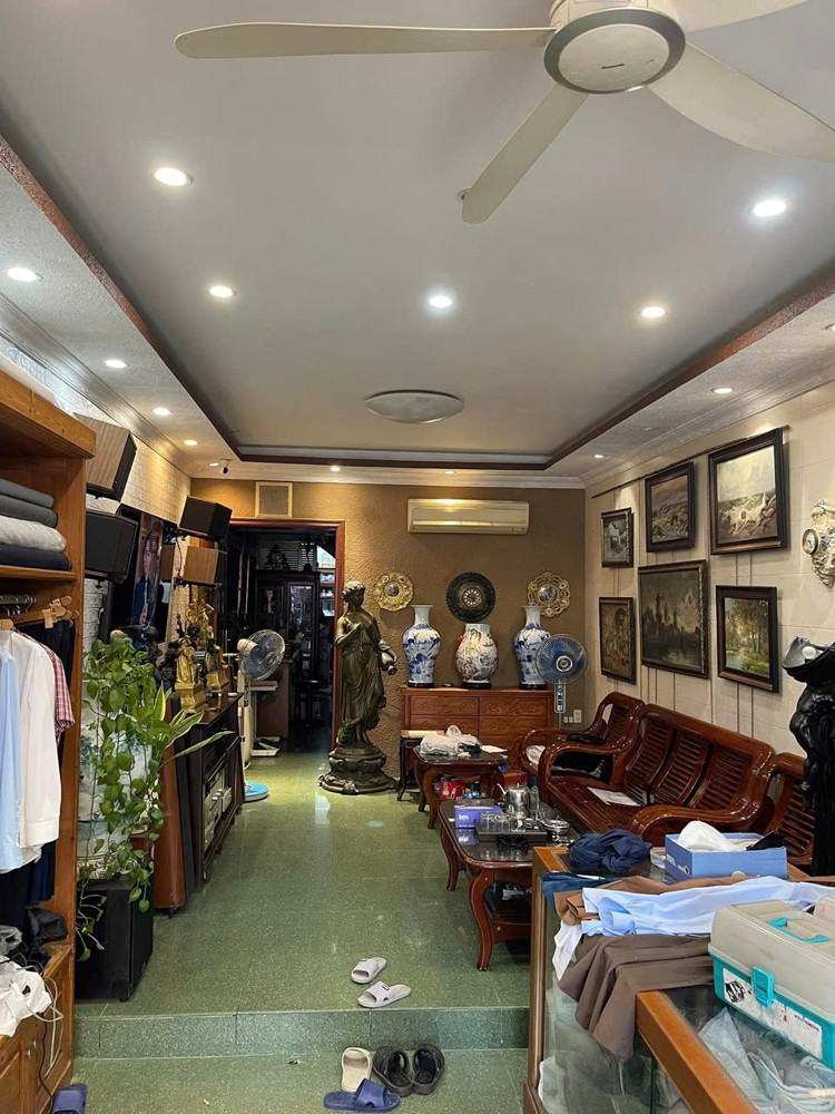 Bán Nhà Mặt Đường Hai Bà Trưng - Cát Dài 70M2 - Giá Tốt
