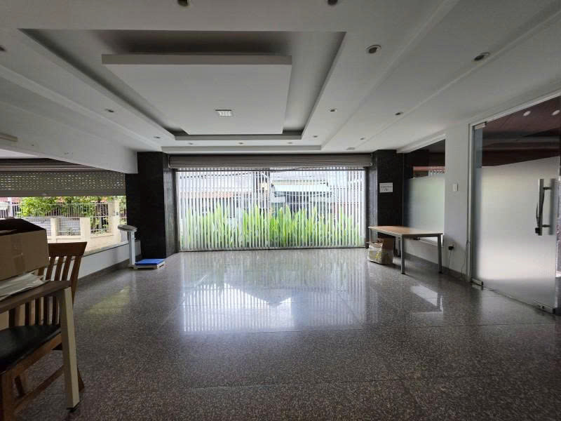 Bán Nhà Biệt Thự Cách Mạng Tháng Tám - Quận 3, 17X14m, 8 Tầng - Có Hầm - Chỉ 79 Tỷ