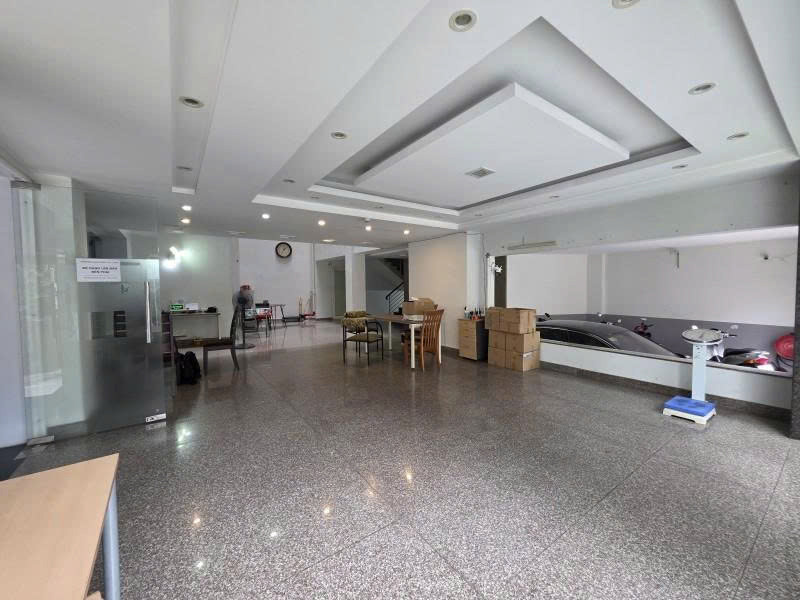 Bán Nhà Biệt Thự Cách Mạng Tháng Tám - Quận 3, 17X14m, 8 Tầng - Có Hầm - Chỉ 79 Tỷ