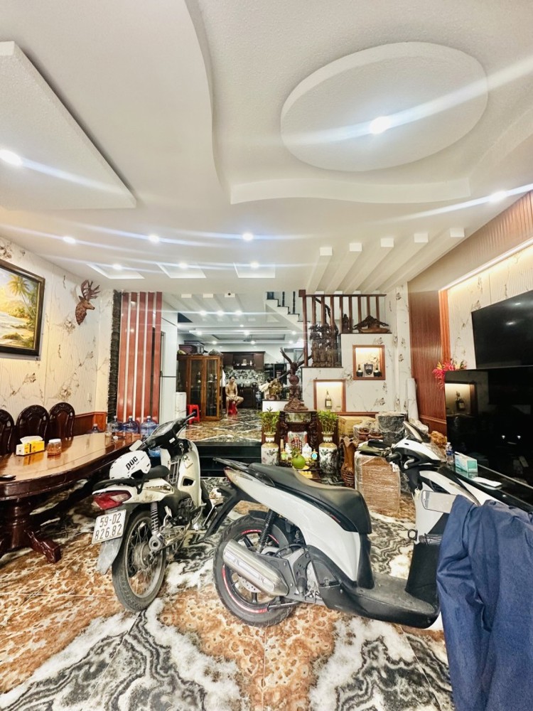 Gò Dầu -Tân Hương - Tân Hương - Ngang Khủng 6M-5 Tầng -Hẻm Xe Hơi - Nhỉnh 9 Tỷ