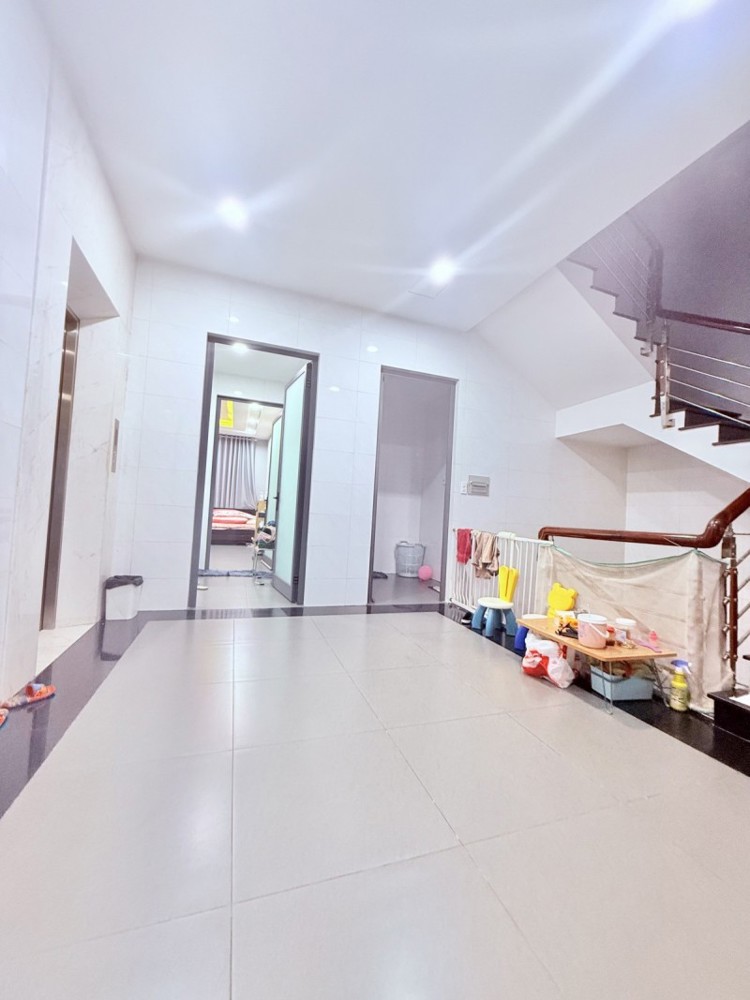 Gò Dầu -Tân Hương - Tân Hương - Ngang Khủng 6M-5 Tầng -Hẻm Xe Hơi - Nhỉnh 9 Tỷ