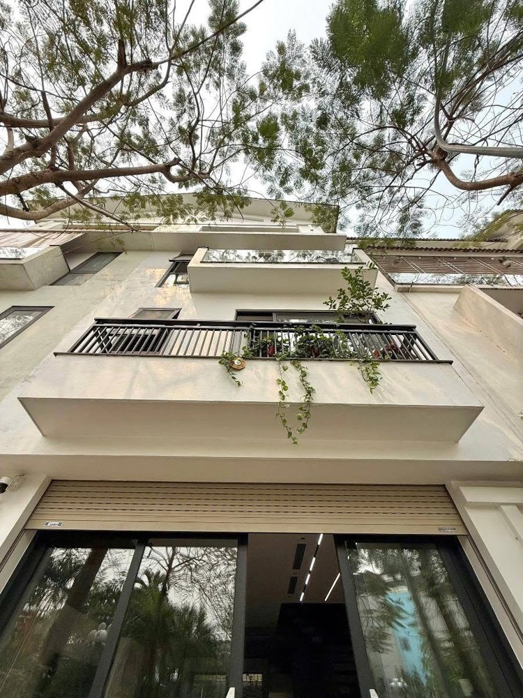 Nhà Thật Phố Trạm Long Biên 10 Tỷ 60M Ngõ Nông,Gần Sát Phố