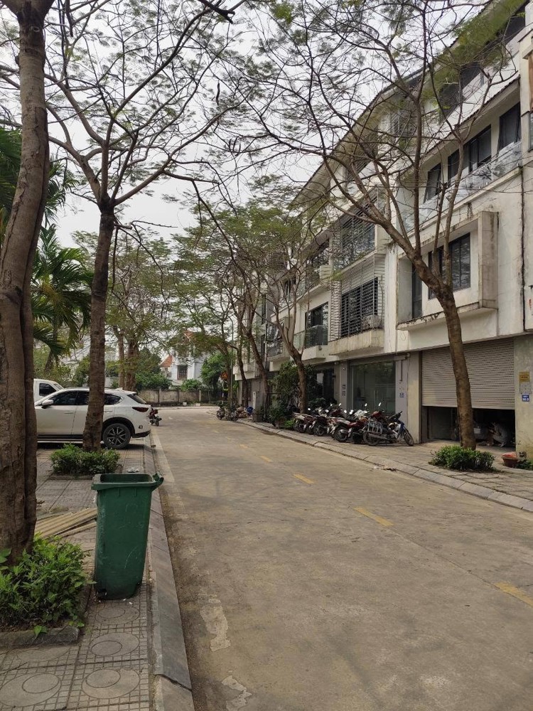 Nhà Thật Phố Trạm Long Biên 10 Tỷ 60M Ngõ Nông,Gần Sát Phố