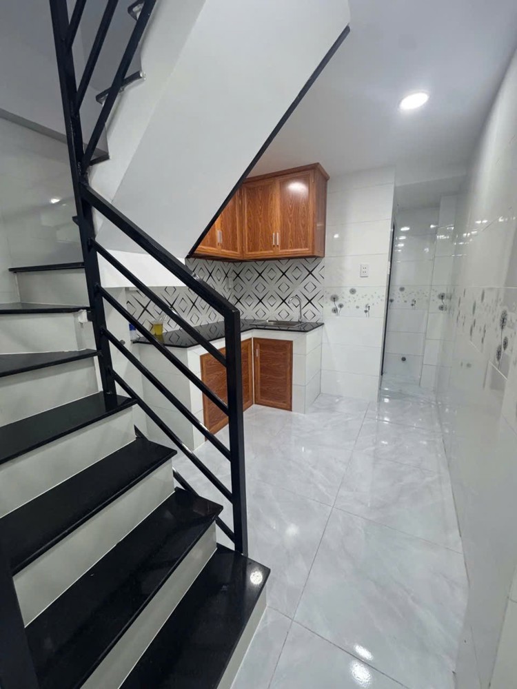 Nhà Mới 3 Tầng - 4 Phòng Ngủ - Trung Tâm Quận 5 - Giá Chỉ Hơn 3 Tỷ