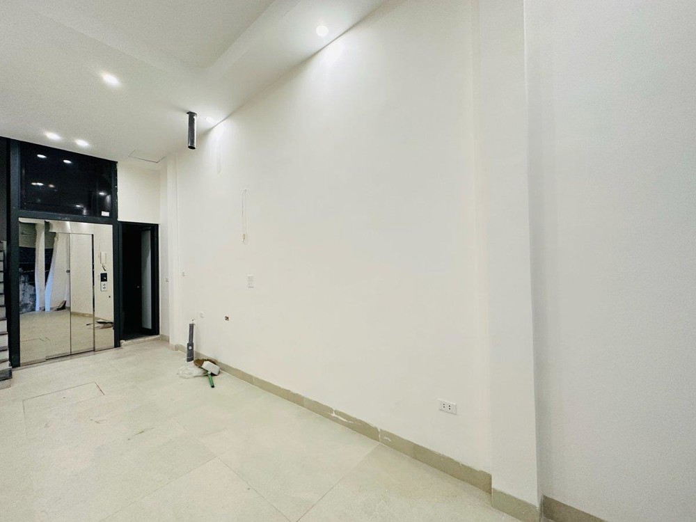 Nhỉnh 9 Tỷ , Thang Máy , 10M Ra Phố Phương Mai, 6 Tầng Thang Máy, Wiew Hồ, Ánh Sáng Tươi Cả Ngày