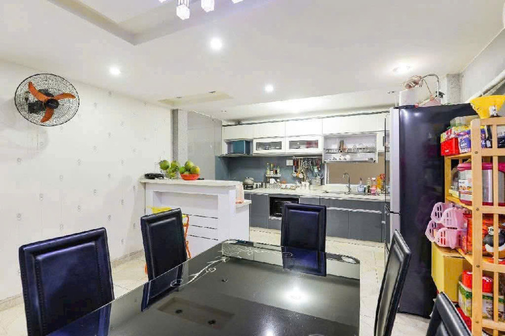 Chủ Định Cư Cần Bán Gấp Nhà Đẹp Thiết Kế Lệch Tầng 80M2 5 Tầng Gần Bàu Cát Tân Bình Nhỉnh