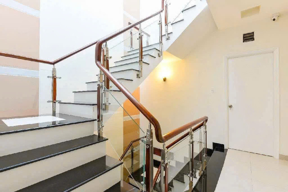 Chủ Định Cư Cần Bán Gấp Nhà Đẹp Thiết Kế Lệch Tầng 80M2 5 Tầng Gần Bàu Cát Tân Bình Nhỉnh