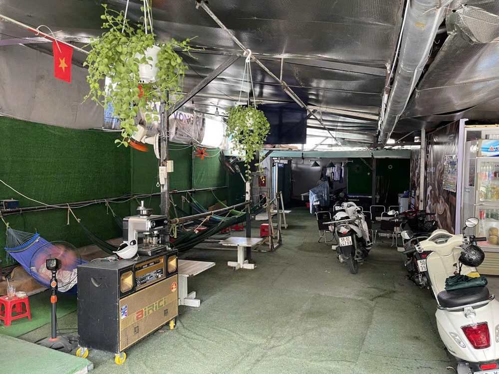 Hóc Môn ! Sang Nhượng Quán Cafe Võng Dt : 300 M2 Mb Thuê Chỉ 7Tr , Có 2 Pn Máy Lạnh, Tel :