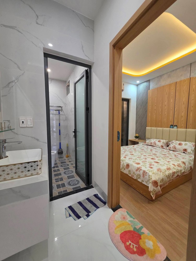 Nhà 3 Tầng 3 Mê Kiệt Ô Tô - K408 Tôn Đức Thắng