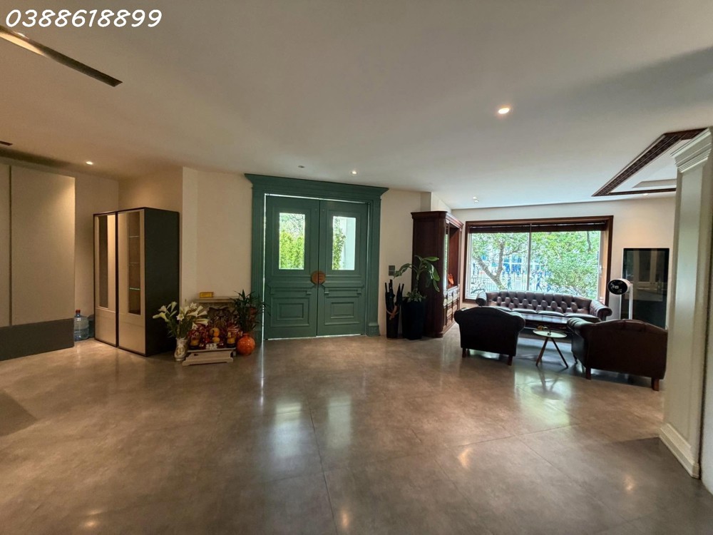 Biệt Thự Góc Kđt Trung Hòa Nhân Chính Dt 310M² - Mt 32M – 2 Mặt Phố – Dòng Tiền 8.000 Usd/tháng