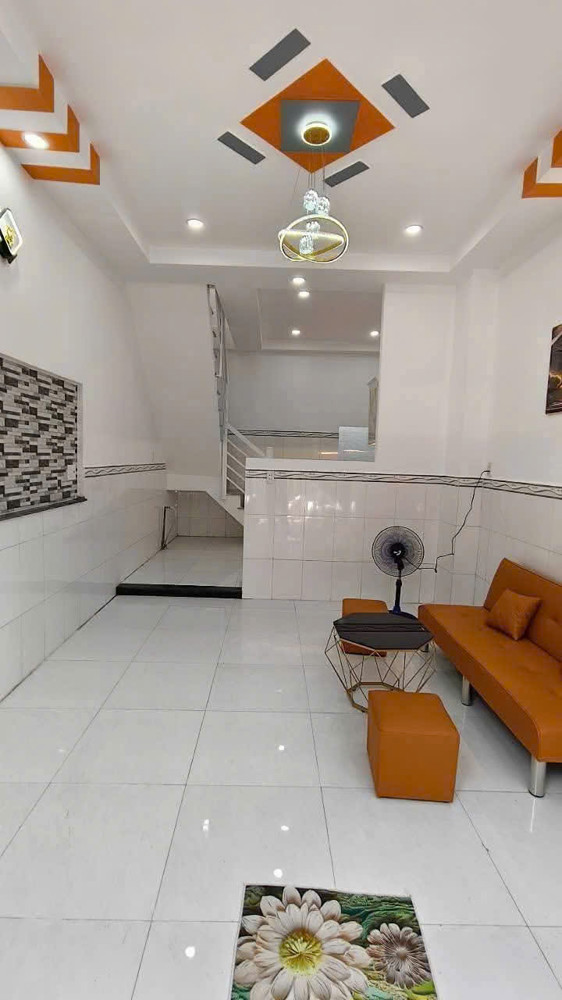 ***Nhà Ở Tân Kim - Cần Giuộc*** Giá : 1 Tỷ 130 Triệu * Diện Tích: Ngang 4M Dài 10M