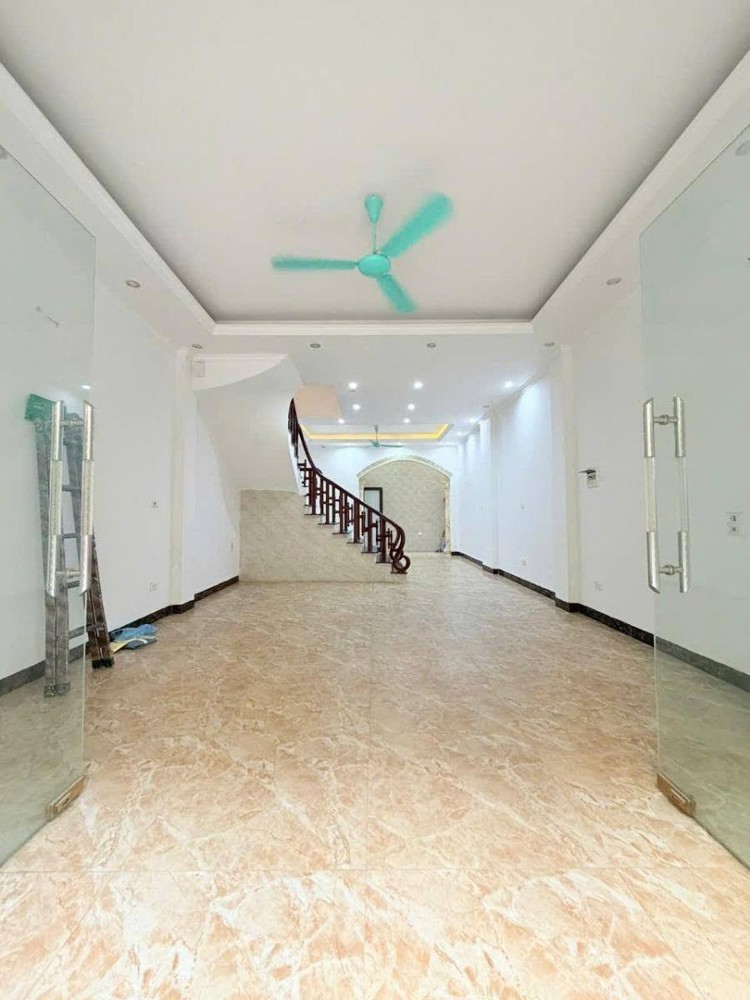 Nhà Đẹp Thượng Thanh,Long Biên 12 Tỷ 60M Phân Lô Ô Tô,Nhà Sạch Sẵn Sàng Vào Ở