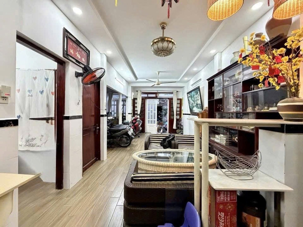 D2487* Mặt Tiền Kênh 10M Tương Lai Sát Nguyễn Xí, Giá 6.X Tỷ