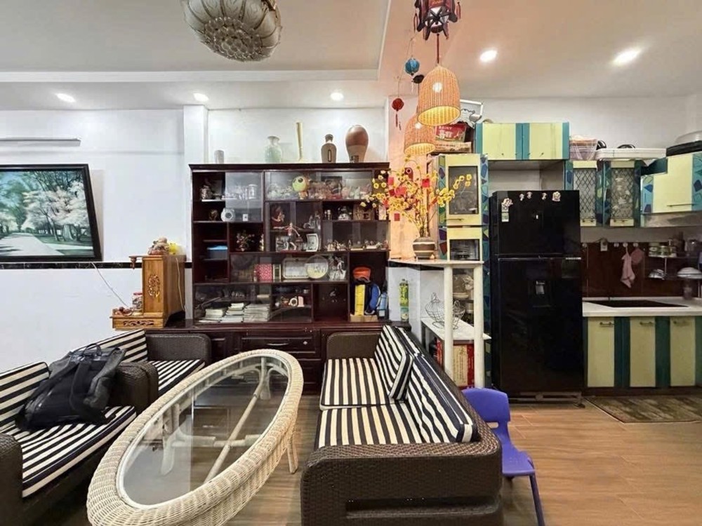 D2487* Mặt Tiền Kênh 10M Tương Lai Sát Nguyễn Xí, Giá 6.X Tỷ