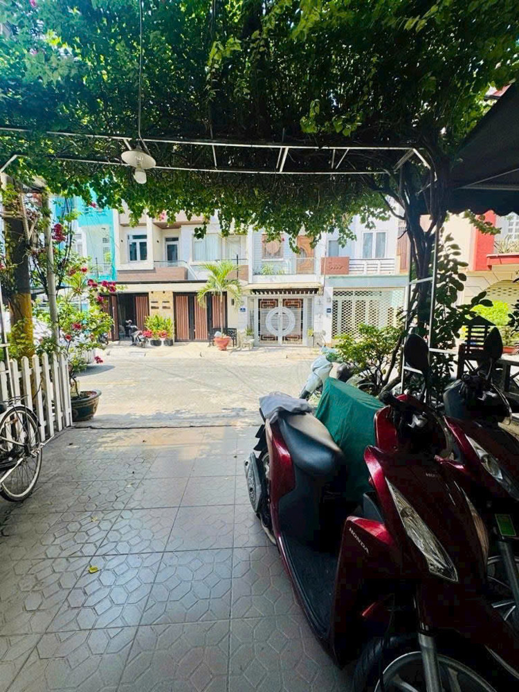 Bán Nhà Hxh Huỳnh Thiện Lộc Tân Phú 4 Tầng 8Pn Dòng Tiền Ổn Định 300Tr/năm Nhỉnh 10 Tỷ