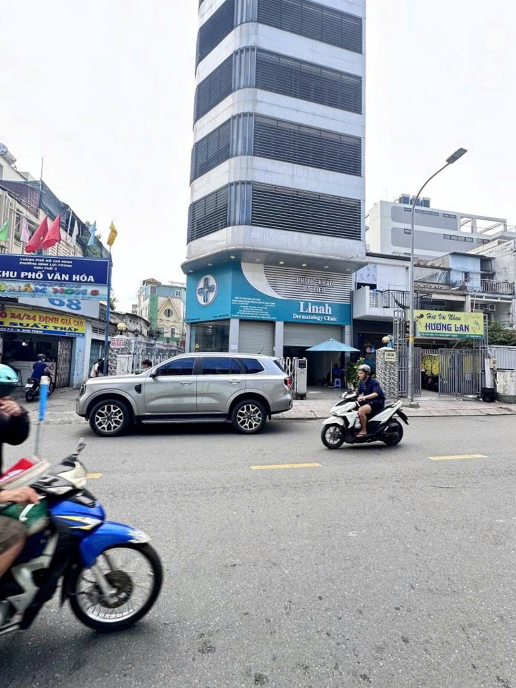 Bán Tòa Nhà 2 Mặt Tiền Nguyễn Văn Đậu - Gần Phan Đăng Lưu, 11X19m, 8 Tầng, Chào 45,5 Tỷ